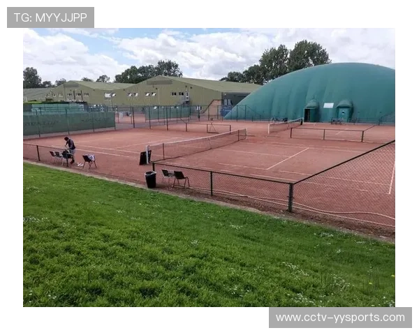 红土球场维护专家谈场地对比赛影响 红土球场维护专家谈场地对比赛影响